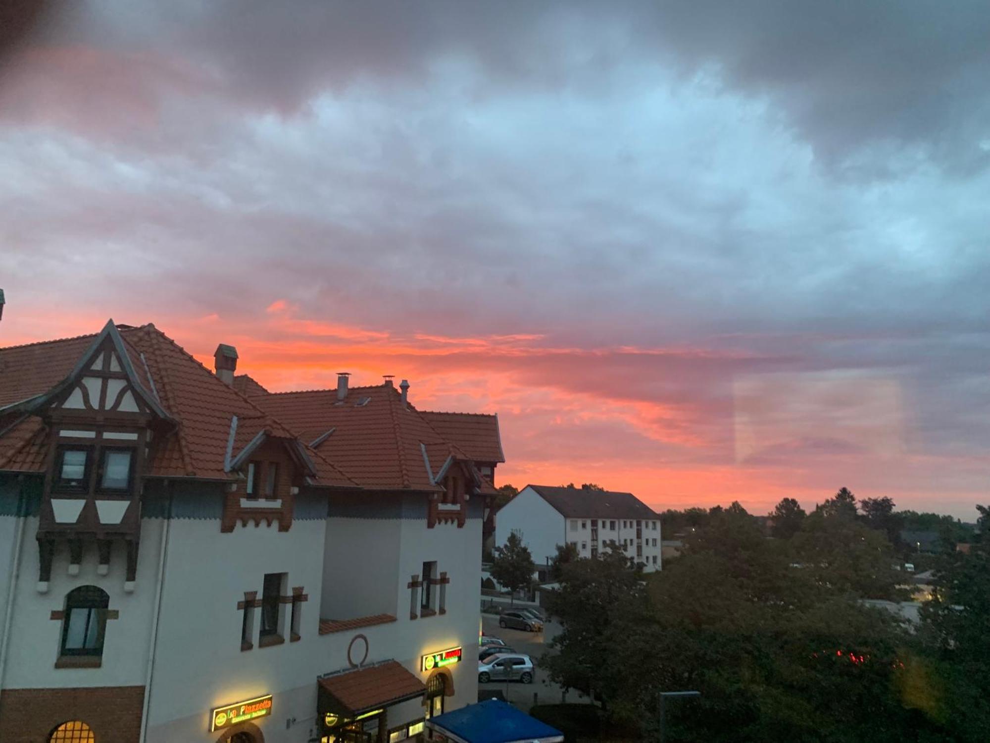 Gehrden  Moderne 4 Zimmer Apartment Mit Bergblick Stadtzentrum Contactless Check-In מראה חיצוני תמונה
