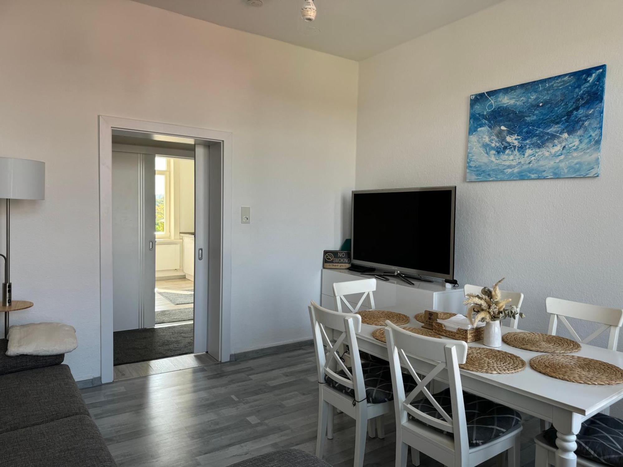 Gehrden  Moderne 4 Zimmer Apartment Mit Bergblick Stadtzentrum Contactless Check-In מראה חיצוני תמונה
